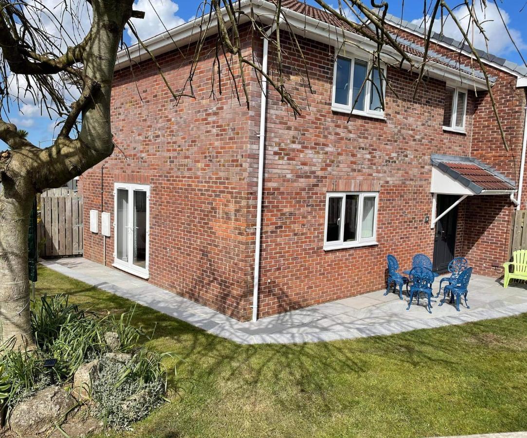 Sunny Corner, Padstow. Spacious 3 Bedrooms, 2.5 Bathrooms, Parking, Garden. Luaran gambar