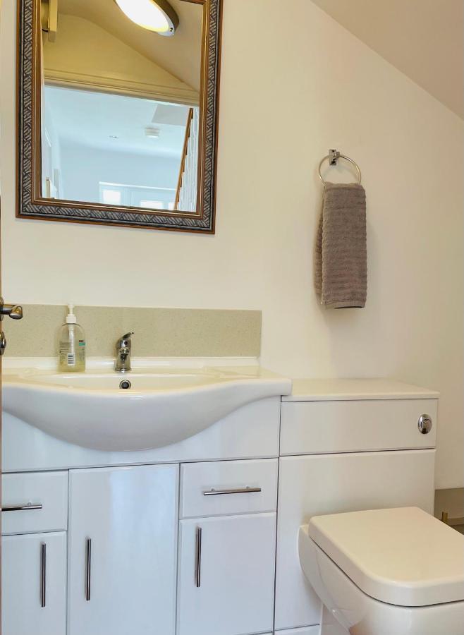 Sunny Corner, Padstow. Spacious 3 Bedrooms, 2.5 Bathrooms, Parking, Garden. Luaran gambar